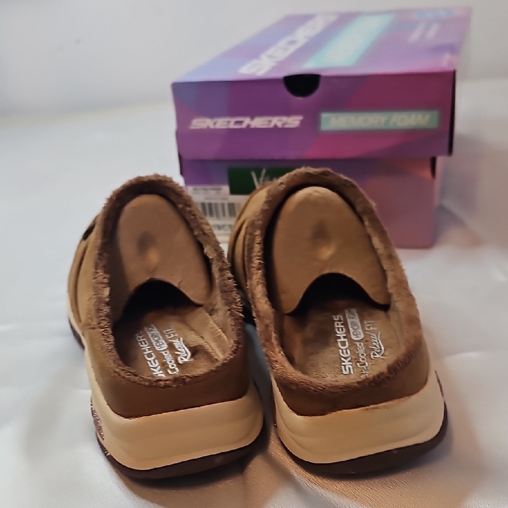 Skechers Tan Mules with Ring Detail - Picture 6 of 7